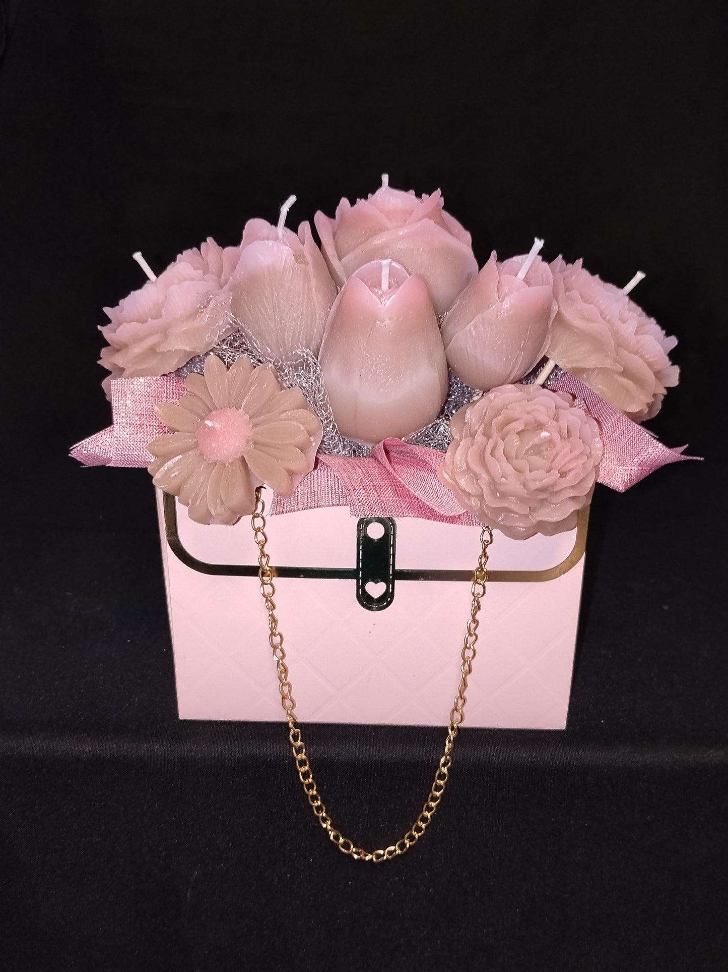 Bouquet de Roses, Pivoine, Tulipe et Marguerite